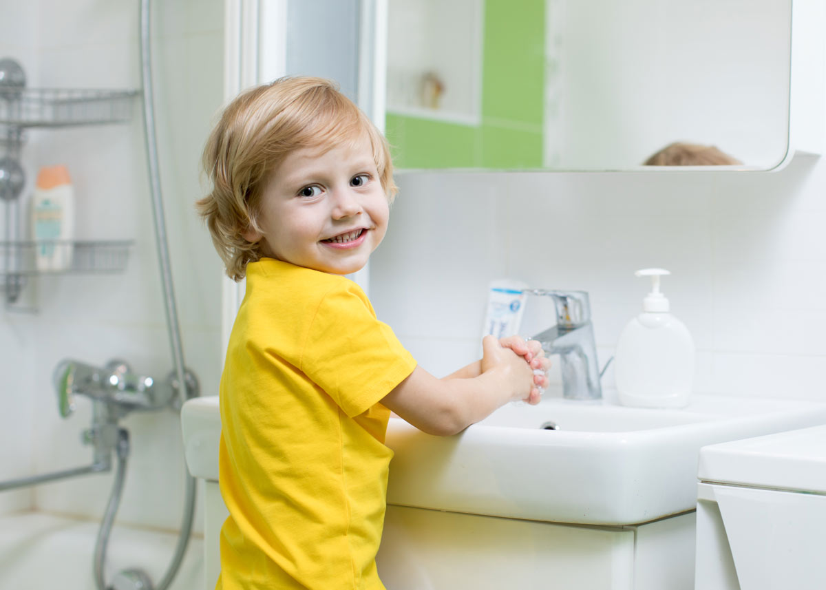 Простые шаги, чтобы научить ребенка мыть руки