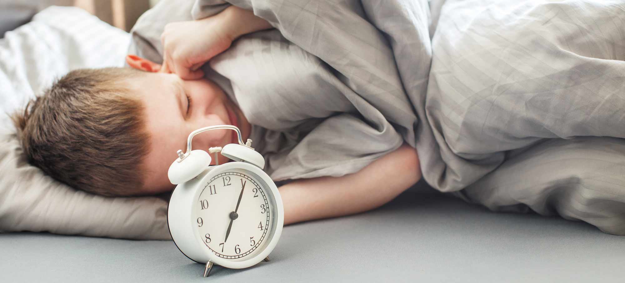Почему детям так трудно просыпаться утром?