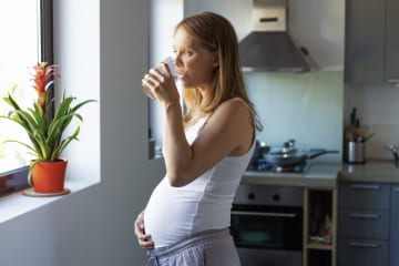 Что поможет справиться с изжогой во время беременности?