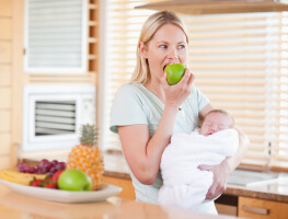 Диета кормящей мамы в первый месяц после родов: основные принципы