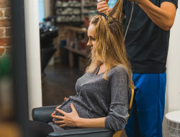 Окрашивание волос во время беременности