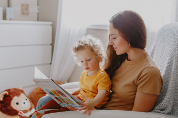 Зачем читать ребенку сказки?